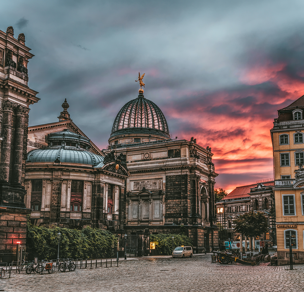 Potovanje_v_Dresden_-_Travel_to_Dresden_-_Photo_by_Felix_Mittermeier_on_Unsplash.jpg
