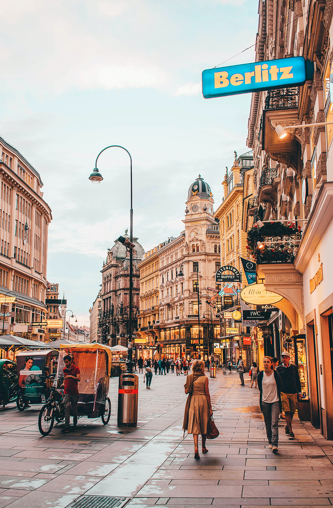 Ogled_mesta_Dunaj_-_Sightseeing_of_Vienna_-_Photo_by_Leyre_on_Unsplash.jpg