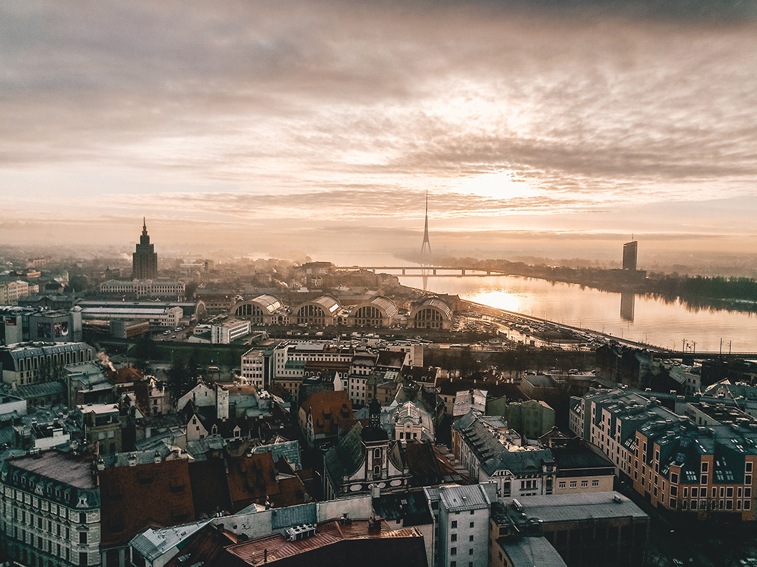 Popotniski_nasveti_za_potovanje_po_Latviji_-_Travel_tips_for_traveling_in_Latvia_-_Photo_by_Gilly_on_Unsplash.jpg