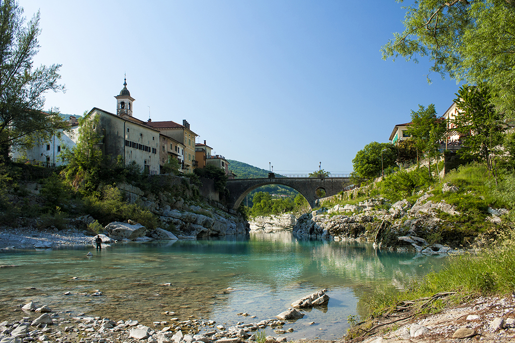 Kanal_ob_Soci_Soca_Valley_-_Julian_Alps_-_Photographer_-_Alan_Kosmac_Sidarta_d-o-o-_-_Source_-_www-slovenia-info.jpg