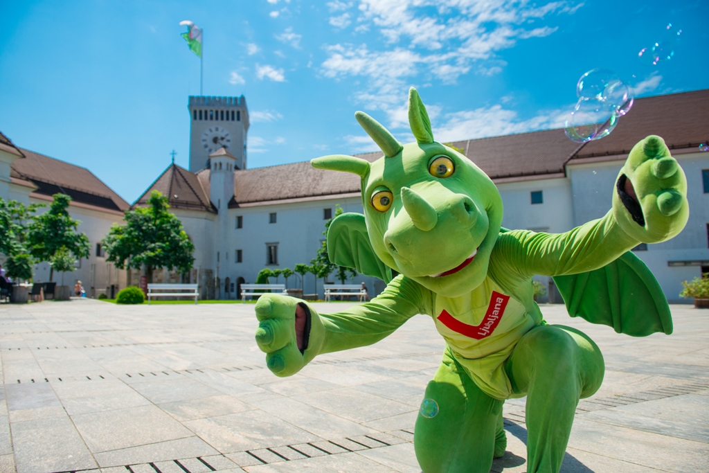 Zmajcek_na_Ljubljanskem_gradu_Author_-_Nea_Culpa_Source_-_www-slovenia-info.jpg