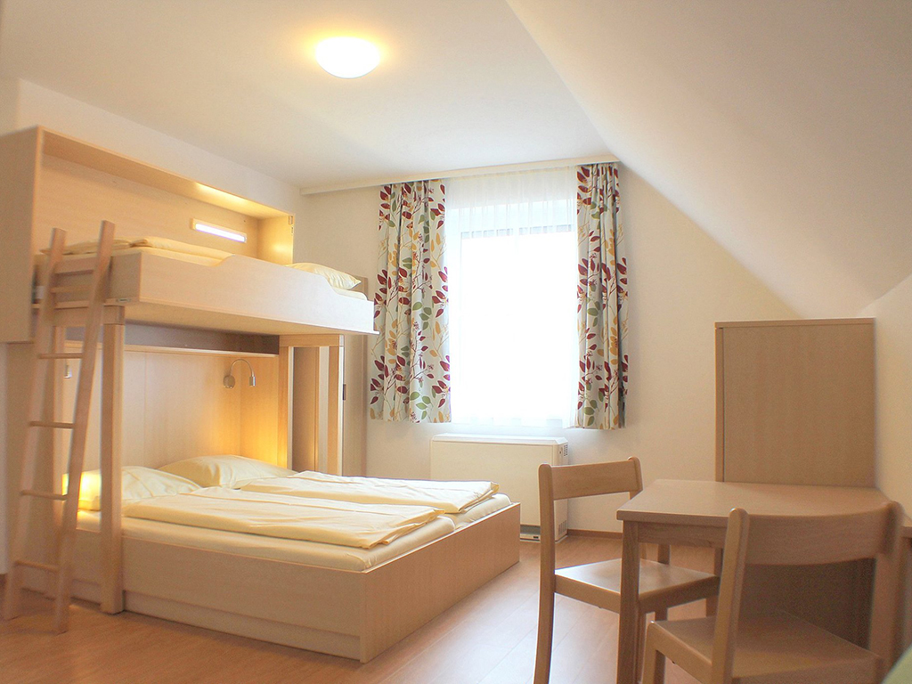 Austrian_hotels_-_avstrijski_hoteli_3.jpg