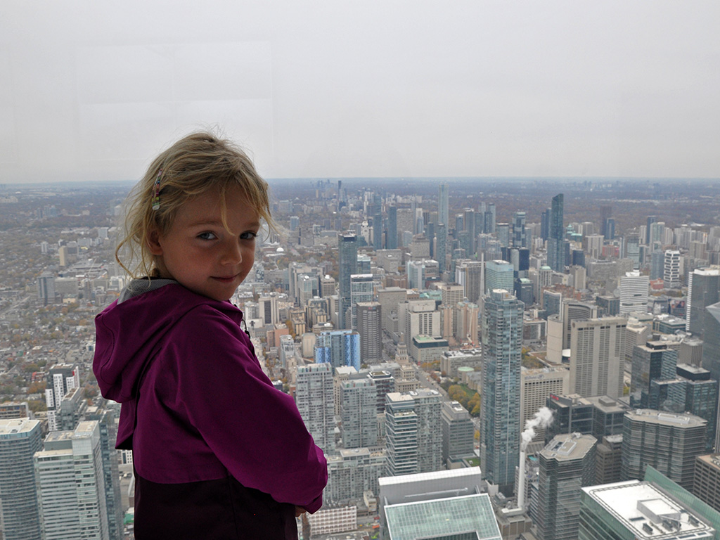 Potovanja_z_otroki_-_Traveling_with_children_-_Toronto.JPG