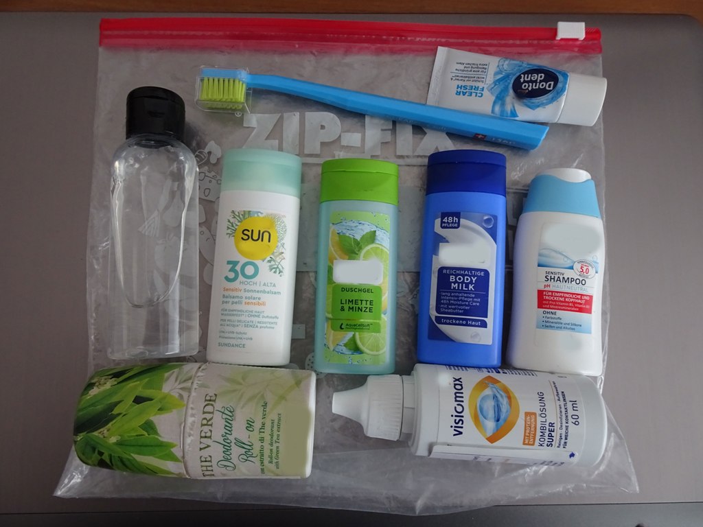 Potovanje_z_Rocno_prtljago_-_Traveling_with_Hand_Luggage_3.jpg