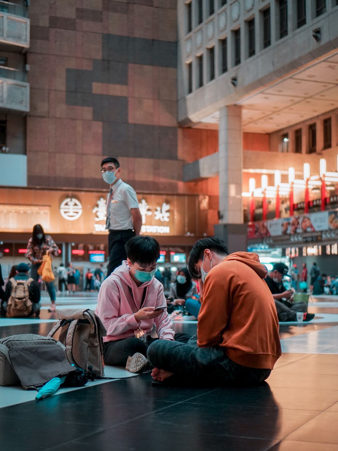 Travelling_during_the_Pandemic_-_Photo_by_Lisanto_on_Unsplash_1.jpg