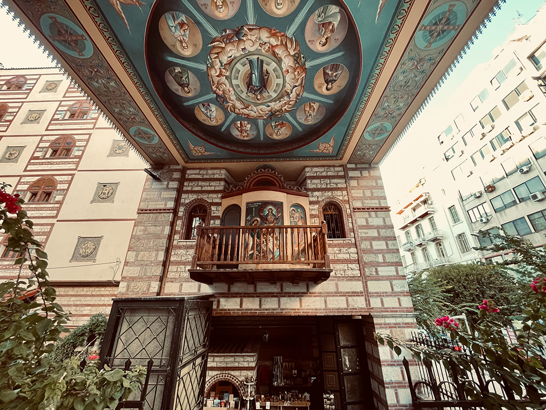 04_Znamenitosti_Soluna_-_Sights_of_Thessaloniki__-_Photo_by_Aslan_on_Unsplash.jpg
