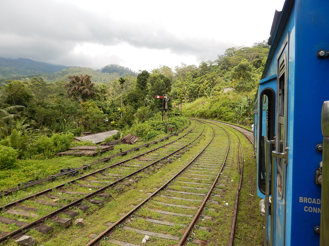 Most_beautiful_places_in_the_world_-_Number_15_-_Sri_lanka_-_Train_ride_to_Ella.jpg