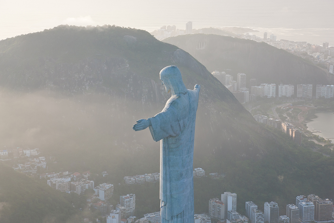 02_Popotniski_nasveti_za_potovanje_v_Rio_de_Janeiro_-_Travel_tips_for_traveling_to_Rio_de_Janeiro_-_ENVATO.jpg