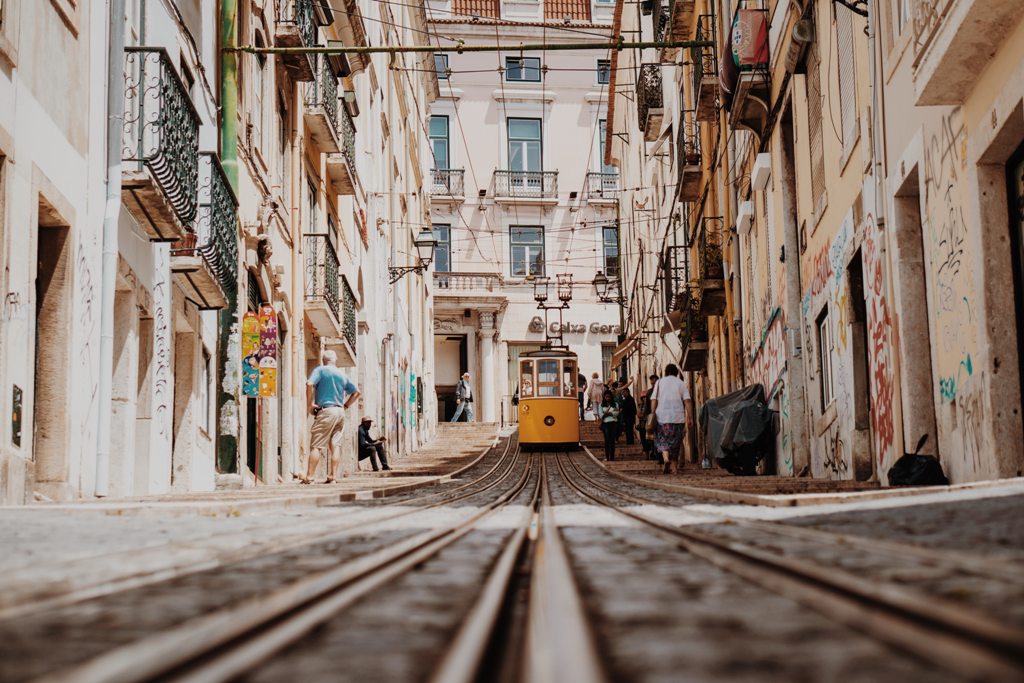 Potovanje_v_Lizbono_-_A_trip_to_Lisbon_-_Photo_by_Julian_Dik_on_Unsplash.jpg