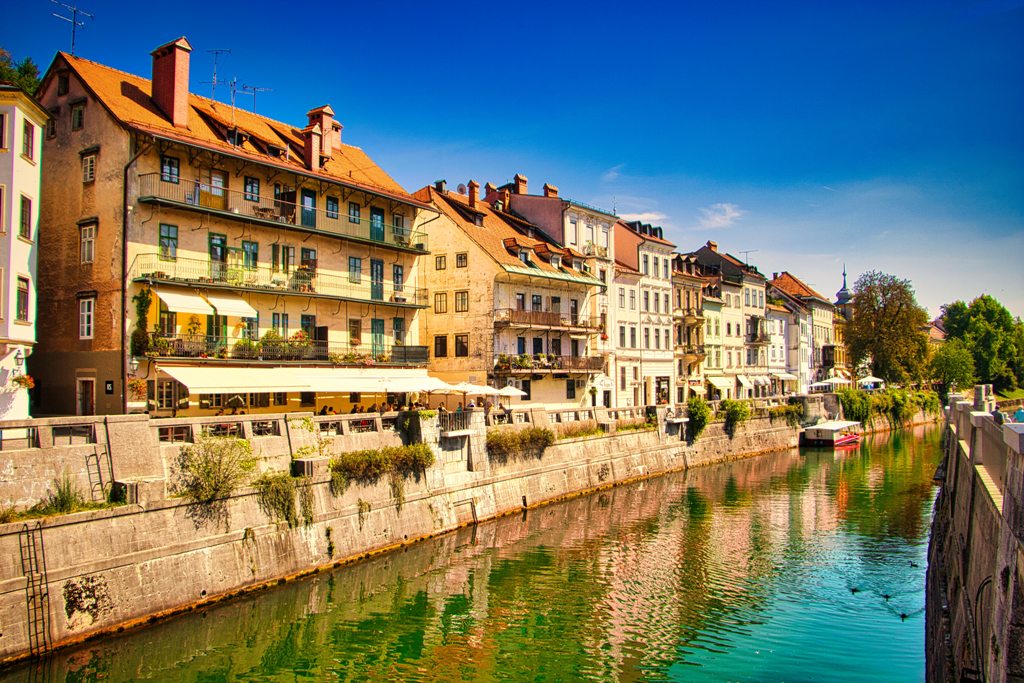 Potovanje_v_Ljubljano_-_Journey_to_Ljubljana_-_Photo_by_Zach_Pickering_on_Unsplash.jpg