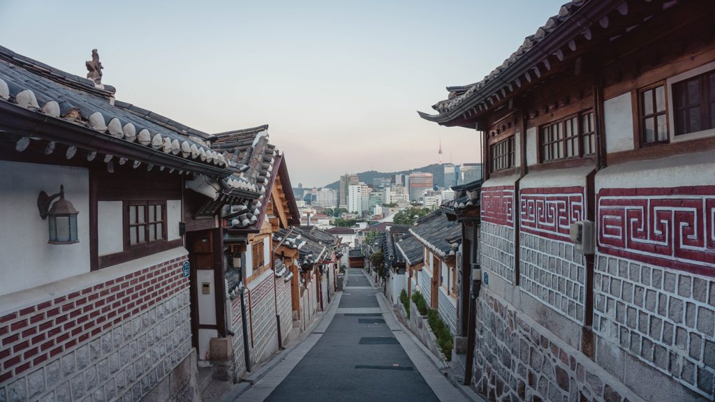 Potovanje_v_Seul_-_Travel_to_Seoul_-_Photo_by_Yeo_Khee_on_Unsplash.jpg