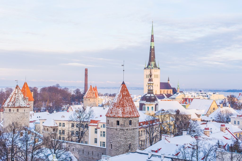 Potovanje_v_Talin_-_Travel_to_Tallinn_-_Photo_by_Ilya_Orehov_on_Unsplash.jpg